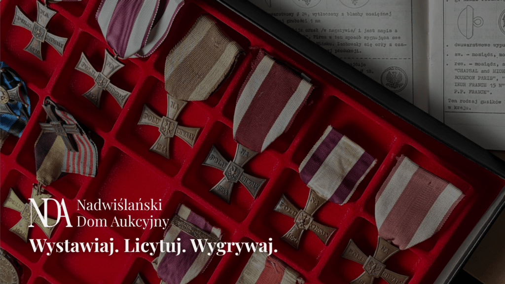 Zestaw odznak i odznaczeń przyjętych w komis w Nadwiślańskim Domu Aukcyjnym.